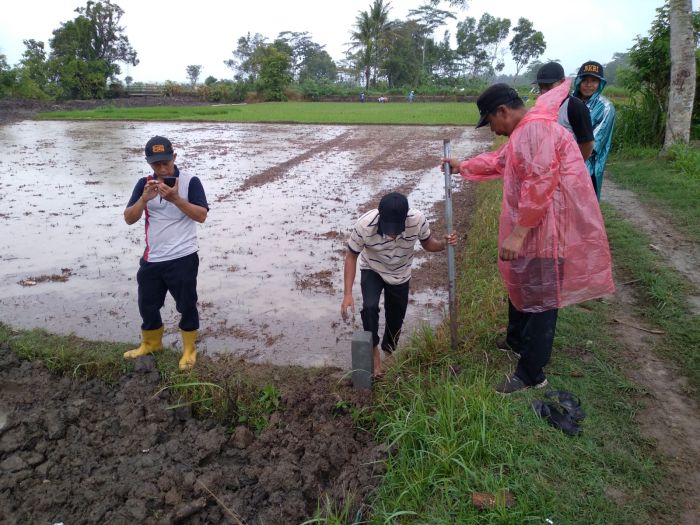 Peletakan Patok Batas Desa Banjurpasar  01